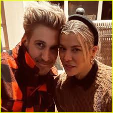 The Band Perry's Kimberly Perry Reveals She Secretly Married Johnny Costello  Six Months Ago!