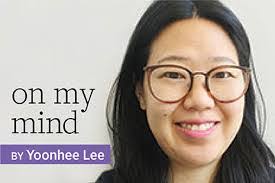 Yoonhee Lee's Instagram, Twitter & Facebook