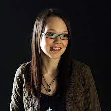 Heinzmann gained local fame in eyholz and the surrounding area fronting the band bigfisch. Stefanie Heinzmann Fan Lexikon