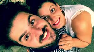 مقطع صغير مسجلته على الواتساب...