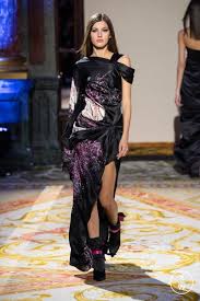 Najpre je bila pokrivena samo teritorija beograda, da bi u međuvremenu i novi sad i niš dobili svoje frekvencije. The Fashion Search Engine Tagwalk