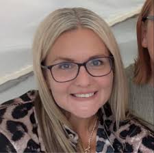 Hi anyone that has a halloween arch and dosent want it no more im happy to  take it off your hands in need off one and dont have time to make or