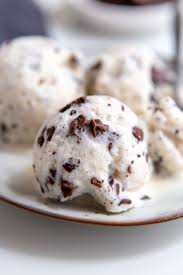 Stracciatella Glace Vanille Et Chocolat Recette Italienne Recette Glace Faite Maison Glace Stracciatella Glace Maison Sans Sorbetiere