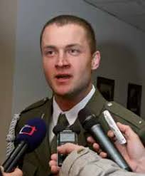 Co hýbe v současnosti armádou?