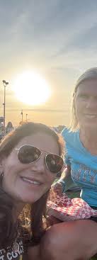 A friend of mine met a wonderful lady in here so I thought I'll give it a  shot. I'm straight , in my forties, no kids nor do I want them. If