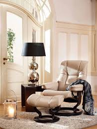 The Stressless Mayfair Recliner Fits Well In Both Transitional And Contemporary Design Environments The D Stressless Furniture Living Room Recliner Furniture