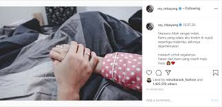 Dimulai dari diving bareng melihat biota laut sampai memancing di atas kapal. Rey Mbayang Pamer Foto Di Kasur Pengantin Baru Dinda Hauw Unggah Foto Jam 3 Pagi Bikin Heboh Netizen Hayo Abis Ngapain Semua Halaman Grid Fame