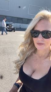 Sandra Horne's Instagram, Twitter & Facebook