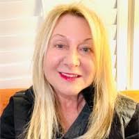 Vicki Glaze's Instagram, Twitter & Facebook