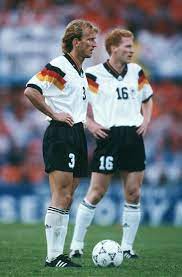 Das größte duell zwischen den nachbarn deutschland und dänemark: Eine Szene Die Jeder Fussballfan Mit Duellen Zwischen Deutschland Und Holland Verbindet Frank Rijkaard Re Bespuckt Rudi Voller Im Wm Achtelfinale 1990 Beide Mussen Daraufhin Das Feld Verlassen Stuttgarter Zeitung