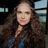 Monica Lunsford's Instagram, Twitter & Facebook