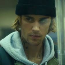 Eva Renteria (@evurx)