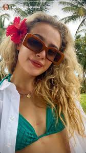 Biustonosz mógł się zsunąć i co wtedy? Wiktoria Gasiewska W Bikini Aktorka Odslania Cialo W Zabojczym Sloncu Afryki Gwiazdy Maxxx News Rmf Maxxx