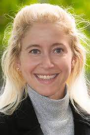 Kelly Jacobson's Instagram, Twitter & Facebook