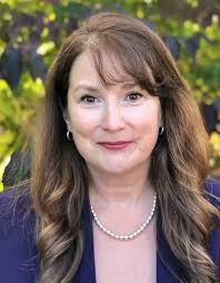 Heather Honey's Instagram, Twitter & Facebook