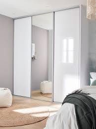 Et pourquoi ne pas choisir une porte miroir et une porte en plaqué. Porte De Placard Coulissant Reflet Gris Miroir Argent L 76 2xh 250cm Leroy Merlin