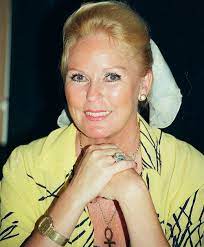 Veronica carlson is an english model and actress, famous for her roles in hammer horror films. Veronica Carlson Wikipedia