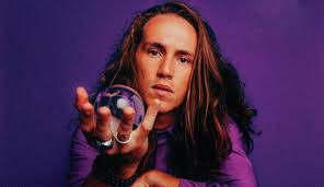 Vitor barbiero kley (porto alegre, 18 de agosto de 1994) é um cantor, musicista e compositor brasileiro. Vitor Kley Fara Live De Lancamento Do Novo Album A Bolha No Dia 17 De Junho Radio Mix Fm