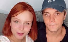 Larissa manoela taques elias santos nacida en guarapuava (paraná), es hija única de silvana taques , una pedagoga, con gilberto elias santos. Larissa Manoela Assumes Jealousy Of Leo Cidade Feeling Of Those Who Love Entertainment Prime Time Zone