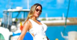Contact social insights demographics connections. 3 Meses Apos Dar A Luz Thyane Dantas Posa De Biquini E Barriga Chapada Impressiona