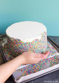 Sprinkle Cake Tutorial A Step By Step Guide To Applying Sprinkles To A Fondant Covered Cake Sweetness And Bite Barnkalas Fodelsedag Tart