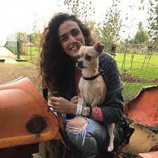 Nationally, pet sitting prices range from $20 to $30, although prices run higher for your sitter to stay the night. Dupaws In Home Dog Boarding Dog Walking Pet Sitting And Dog Daycare In Beirut