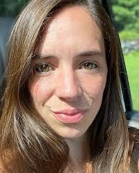 Amanda Simoneau's Instagram, Twitter & Facebook