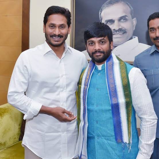 images?q=tbn:ANd9GcS0sZVvEHrVG1Cmzov_C3F