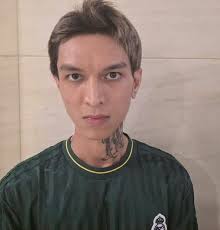 GIA CẢNH THẬT CỦA BÌNH GOLD: NHÀ XÂY DANG DỞ, BỐ BỆNH NẶNG, HÀNG XÓM NÓI  “NÓ RA ĐƯỜNG NHÌN SỢ LẮM, MẮT CỨ LONG SÒNG SỌC” 🫣 Những ngày gần đây,