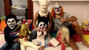 Διάβασε τώρα όλα τα τελευταία νέα από την ελλάδα και τον κόσμο και ενημερώσου άμεσα για τις πρόσφατες ειδήσεις και εξελίξεις! Halloween H Oikogeneia Ronalnto Mphke Sto Klima Ths Giorths Nea Selida