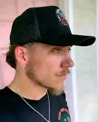 Feeling alone and invisible in life