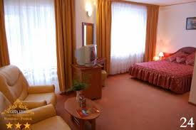 Pension cota 1200 predeal is a romantic small hotel offering a refrigerator, a minibar, and a desk in the rooms, and it is easy to stay connected during your stay as free wifi is offered to guests. Pensiunea Cota 1200 Predeal Cazare Pensiunea Cota 1200 Predeal 2015