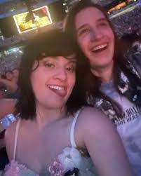 Laura Woodhead's Instagram, Twitter & Facebook