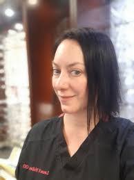 Laura Schuyler's Instagram, Twitter & Facebook