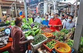 It is divided into the type of products with areas and it is a huge market. Chow Kit Market Traders Seek Longer Hours For Hari Raya Haji The Star
