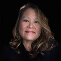 Kim Crouch's Instagram, Twitter & Facebook