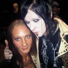 Keri Meredith's Instagram, Twitter & Facebook