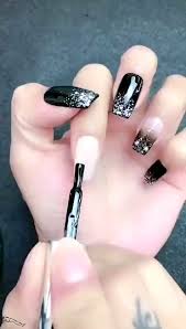 Winter Outfits Ideas For Women 2020 737927 Acrylic Nails Acrylicnails Metallics Are Back This Season But In A More S Nail Designs Nail Art Hacks Nail Art