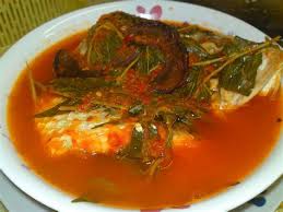 Hidangan seafood yang pantas anda coba. Resepi Ikan Rebus Kunyit Aurora Resipi