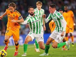 Isco lidera la remontada del Betis y frena al Real Madrid en el Benito  Villamarín | OneFootball