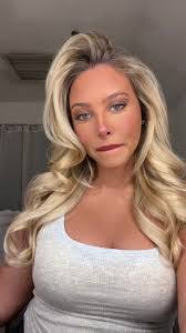 Vanessa Boucher's Instagram, Twitter & Facebook