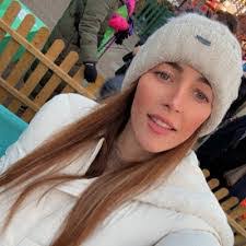 Mia Gill's Instagram, Twitter & Facebook