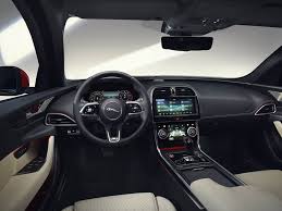 جاكوار xe 2020 المحدثة التي تنافس سيارة مرسيدس c class ظهرت