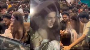 Nidhhi Agerwal: 'द राजा साब' गाने के लॉन्च पर भीड़ ने घेरा