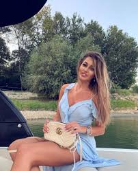 Stream tracks and playlists from alexandra dragnea on your desktop or mobile device. Foto Hot Nora Lui Liviu Dragnea FÄƒrÄƒ Sutien Pe Instagram