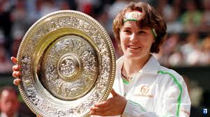 L'ancien record était détenu par andré agassi qui avait été numéro 1 mondial à 33. 31 Mars 1997 Martina Hingis Plus Jeune Numero 1 Mondiale