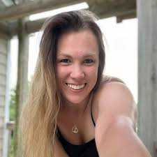 Danielle Harvey (@danniharveyyy) • Instagram photos and videos