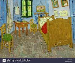 Dans une lettre adressée à sa sœur wilhelmina, il explique le symbolisme des couleurs dans sa représentation de la chambre à coucher vide avec un lit en bois et deux chaises. La Chambre De Van Gogh Ein Arles 1889 Vincent Van Gogh Musee D Orsay Paris Frankreich Stockfotografie Alamy