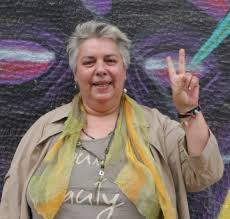 Βλέπετε τὰ ἐντάφια σπάργανα, δράμετε, καὶ τῷ κόσμῳ κηρύξατε, ὡς ἠγέρθη ὁ κύριος, θανατώσας τὸν θάνατον. H Anagnwrish Twn Loatki Dikaiwmatwn Perna Prwta Apo Thn Eyrwph Kinhsh Apelaste To Ratsismo