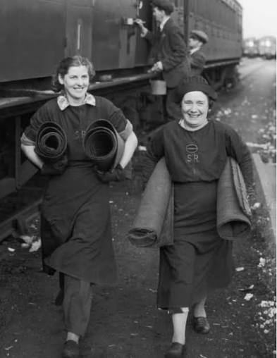 Scottish factory worker's tattoos honor Royal Navy sweetheart and fallen  friends in 1917